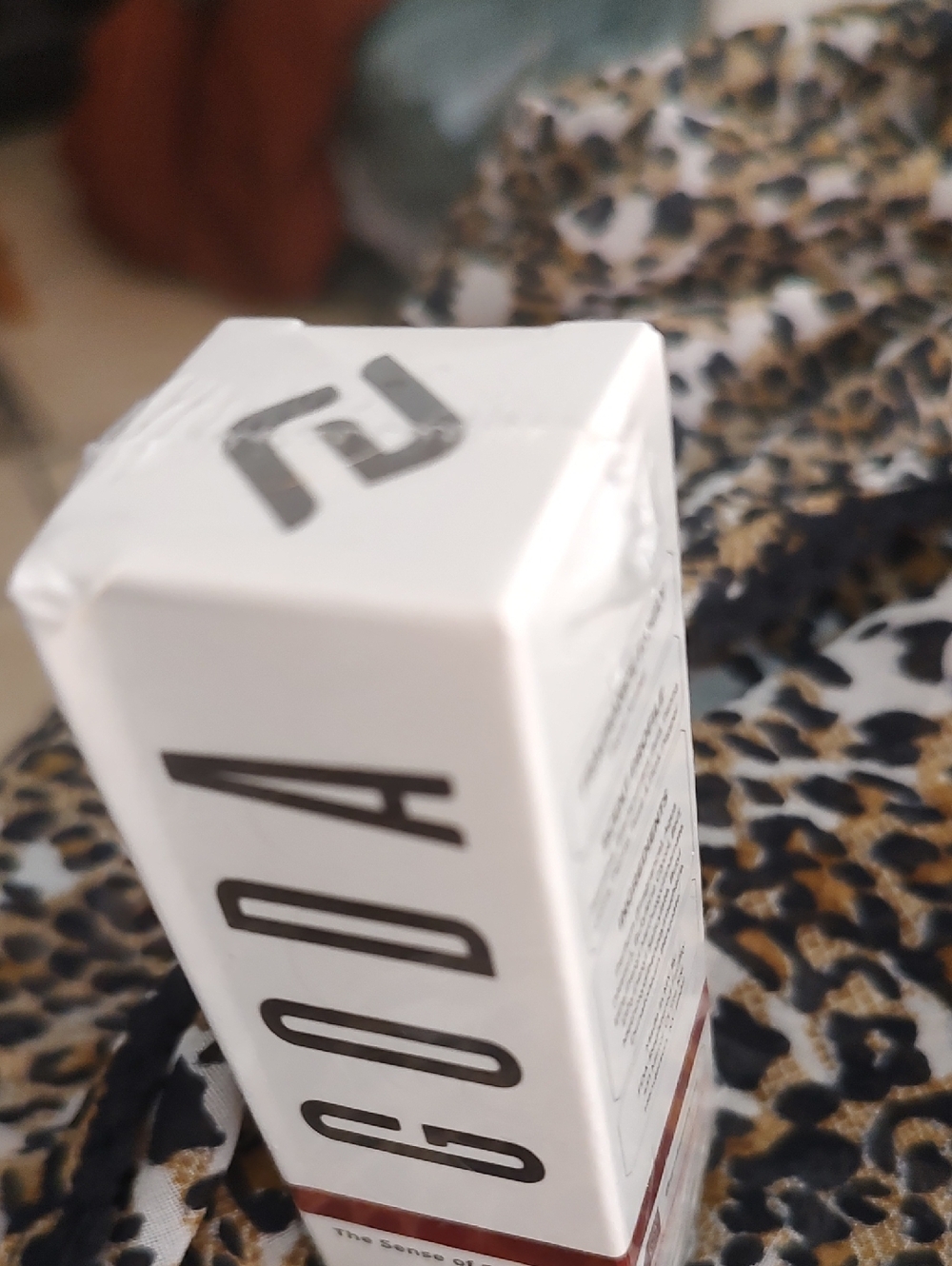 Goda (GODA) Pheromone Infused Perfume in White Box with Red Accent - Picture 4 of 4